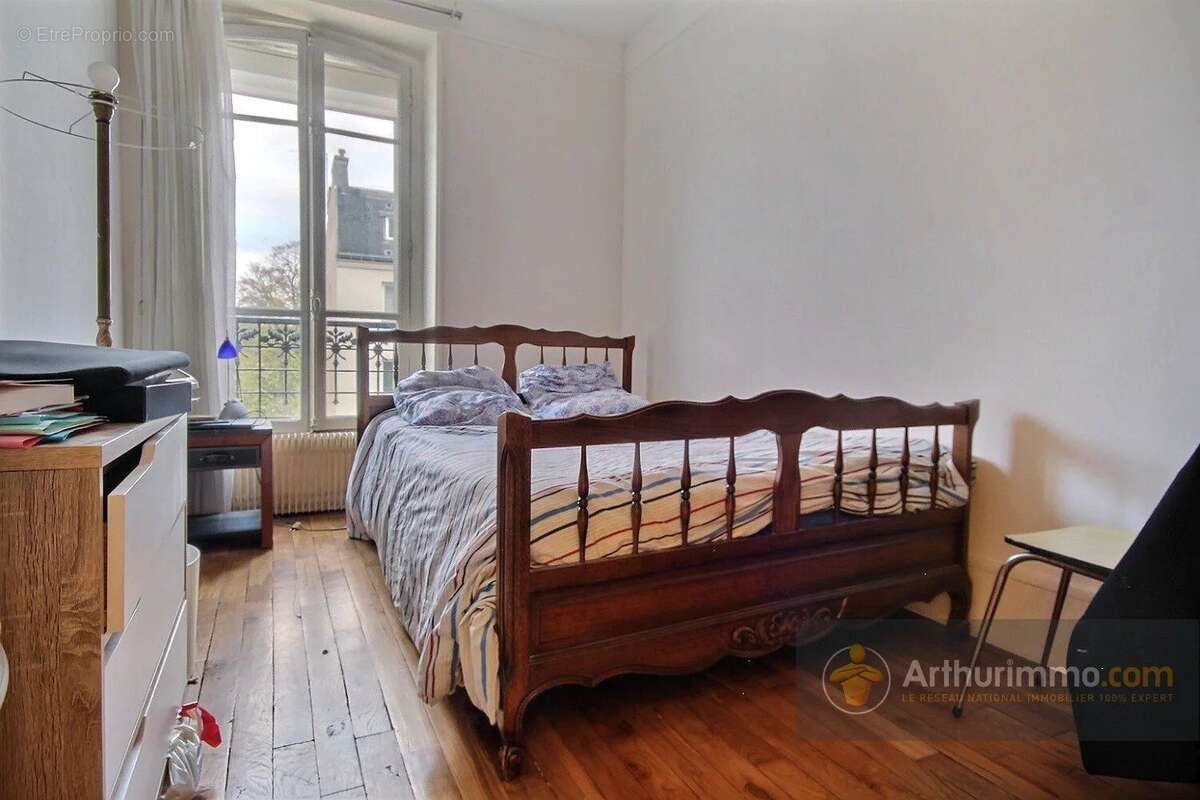 Appartement à CHARENTON-LE-PONT