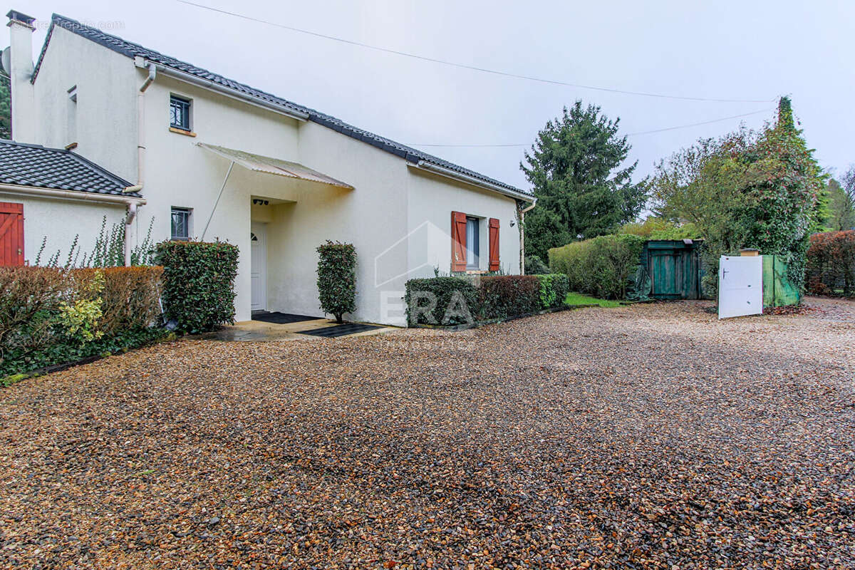 Maison à MORAINVILLIERS