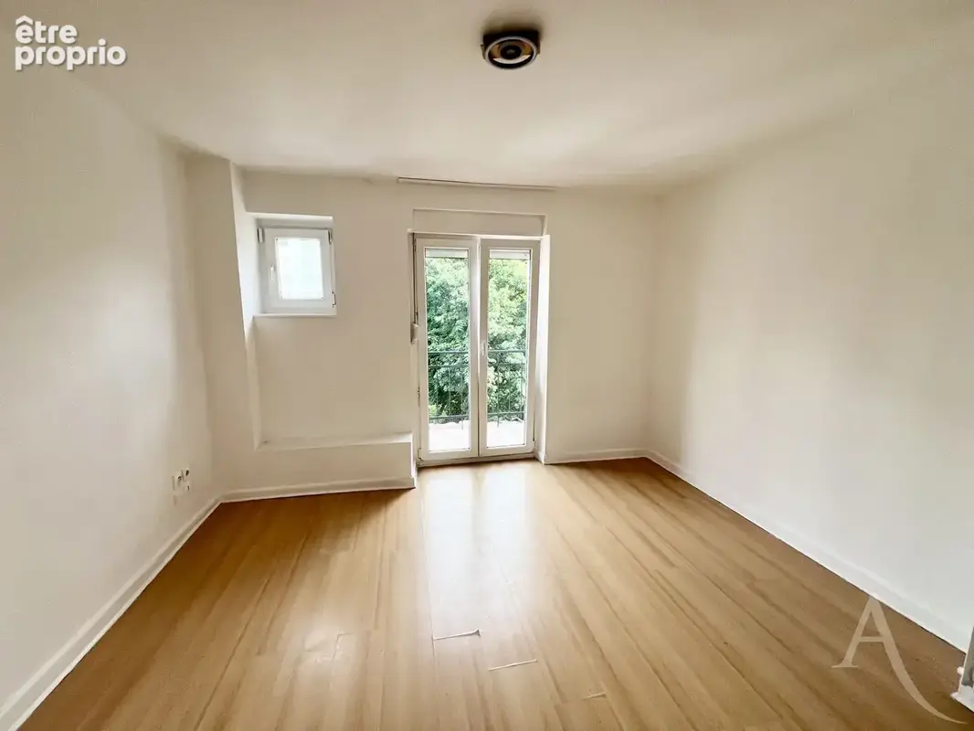 Appartement type F4  + local commercial indépendant - photo 4