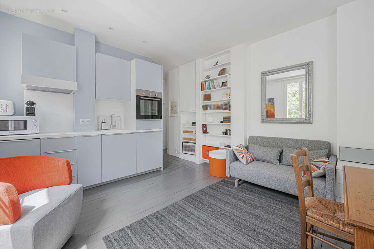 Appartement à PARIS-14E