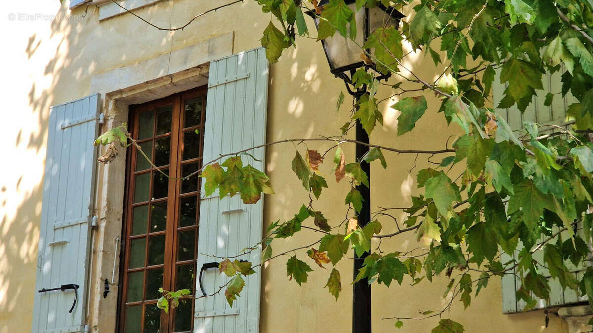 Appartement à SAINTE-CECILE-LES-VIGNES