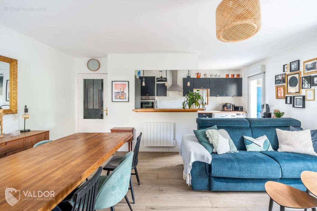 Appartement à ANSE