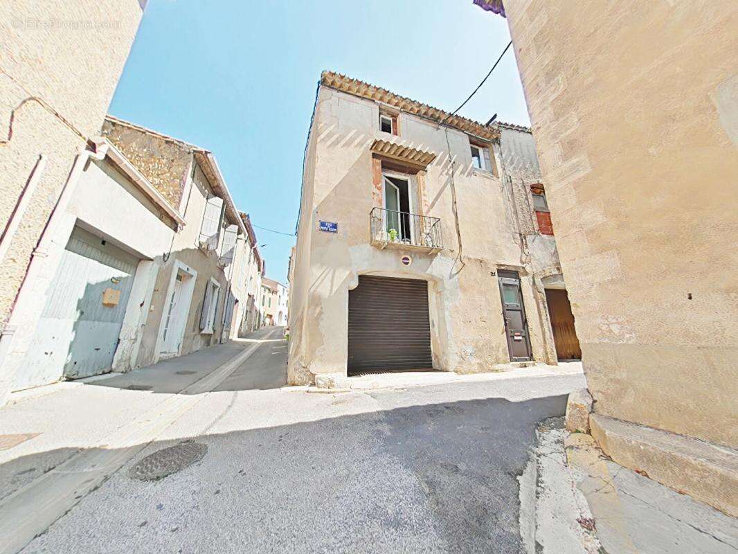 Maison à OUVEILLAN