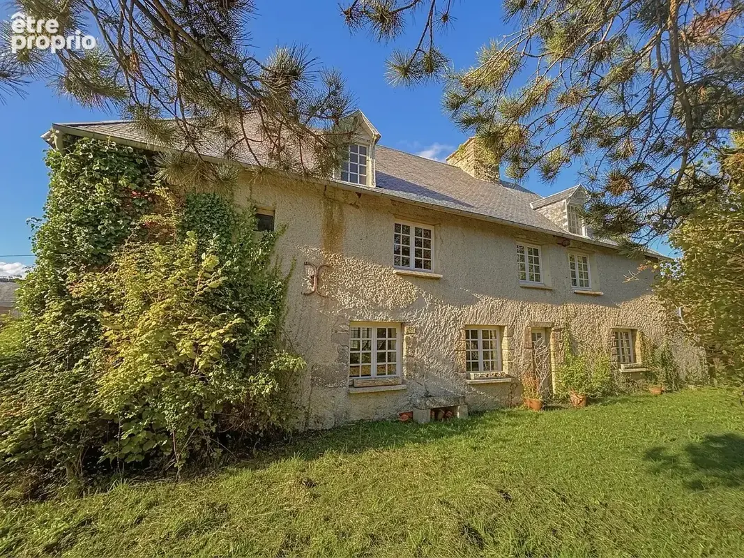Maison à SOULLES