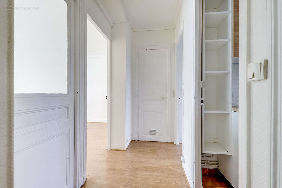 Appartement à PARIS-14E