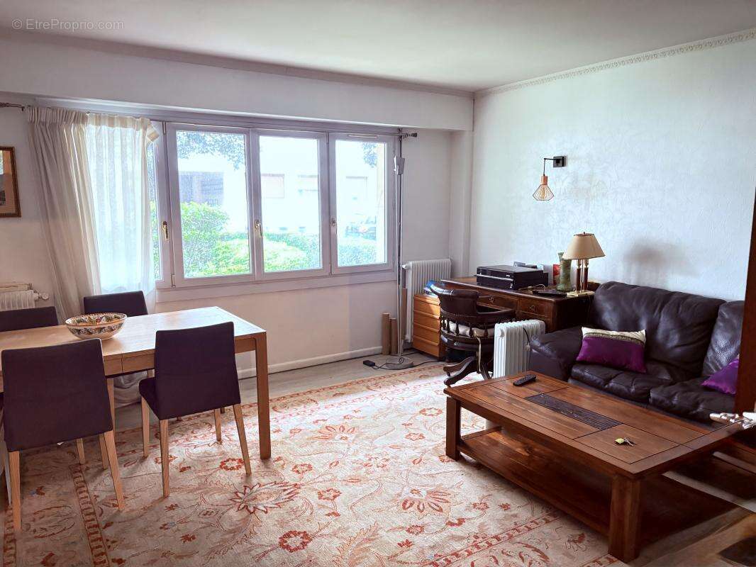 Appartement à SAINT-MAUR-DES-FOSSES