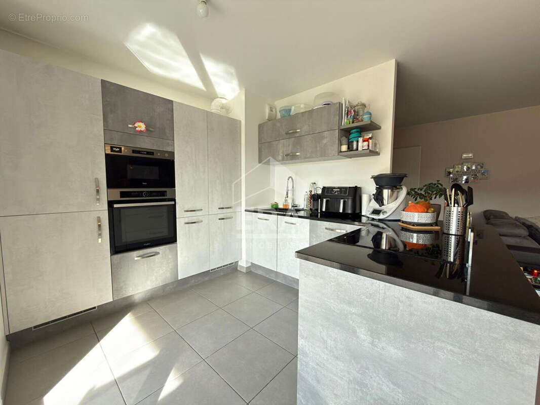 Appartement à POISY