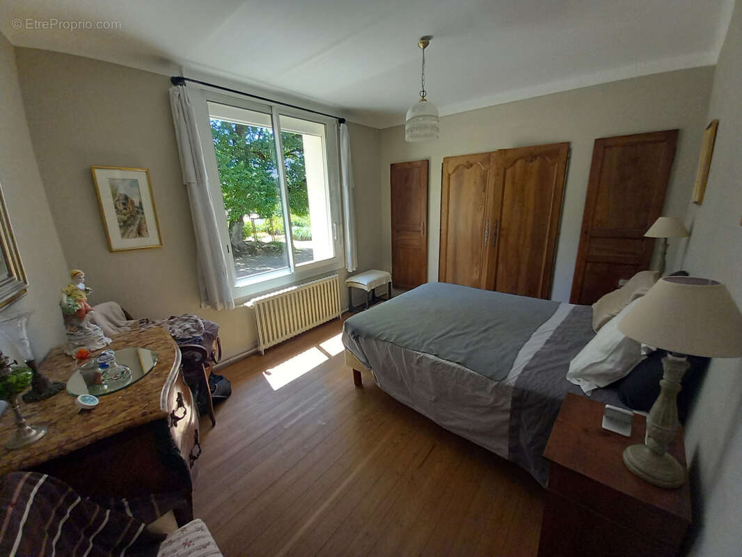 Ensemble immobilier de caractere avec deux habitations - photo 12