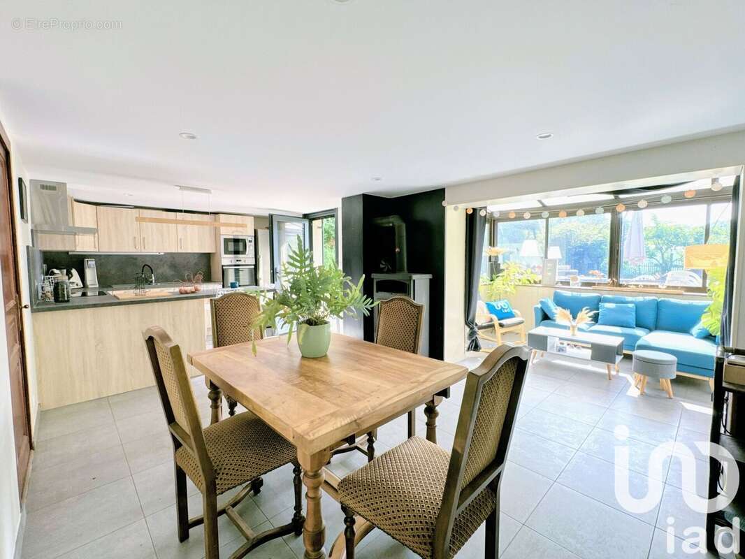 Photo 4 - Maison à SAINT-VICTOR-DE-CESSIEU