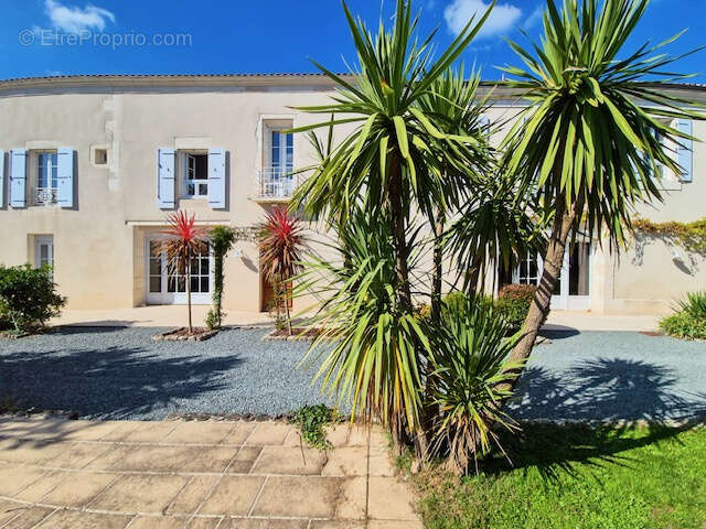 Maison à TONNAY-CHARENTE