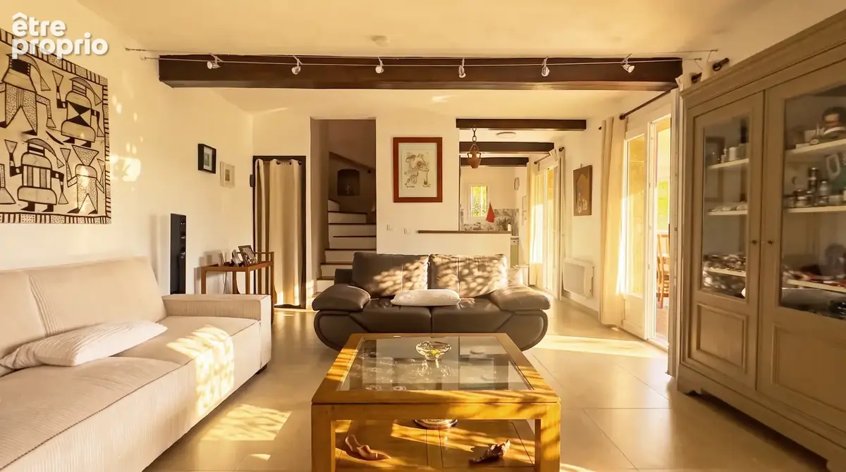 Exclusivité   Belgentier  Villa en parfait état avec piscine et vue dégagée - photo 6