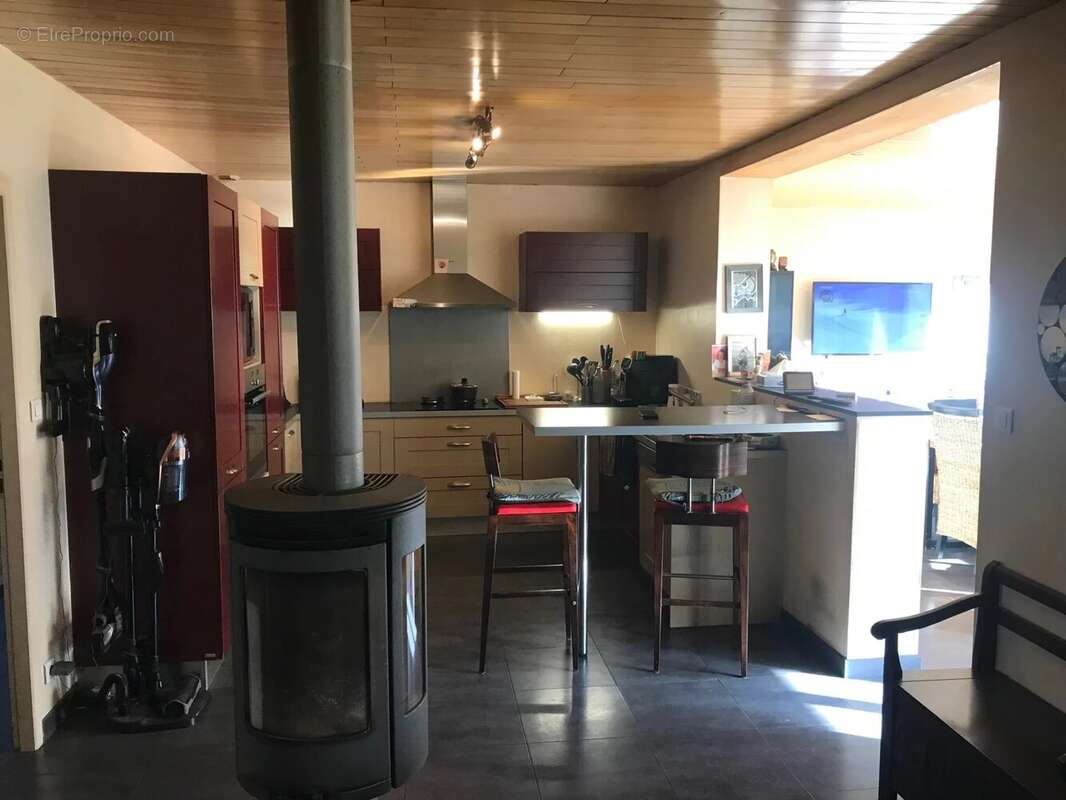 Grande maison avec quatre chambres - photo 2