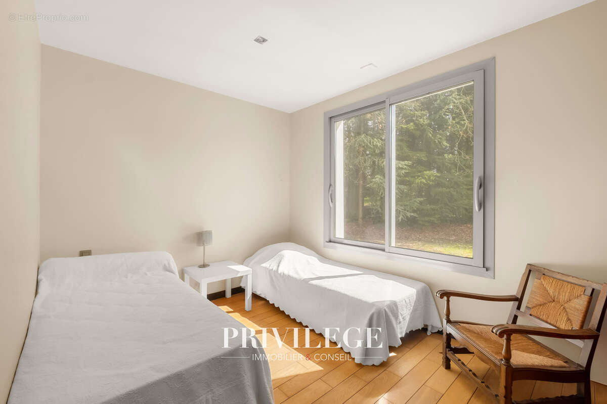 Maison à CHARBONNIERES-LES-BAINS