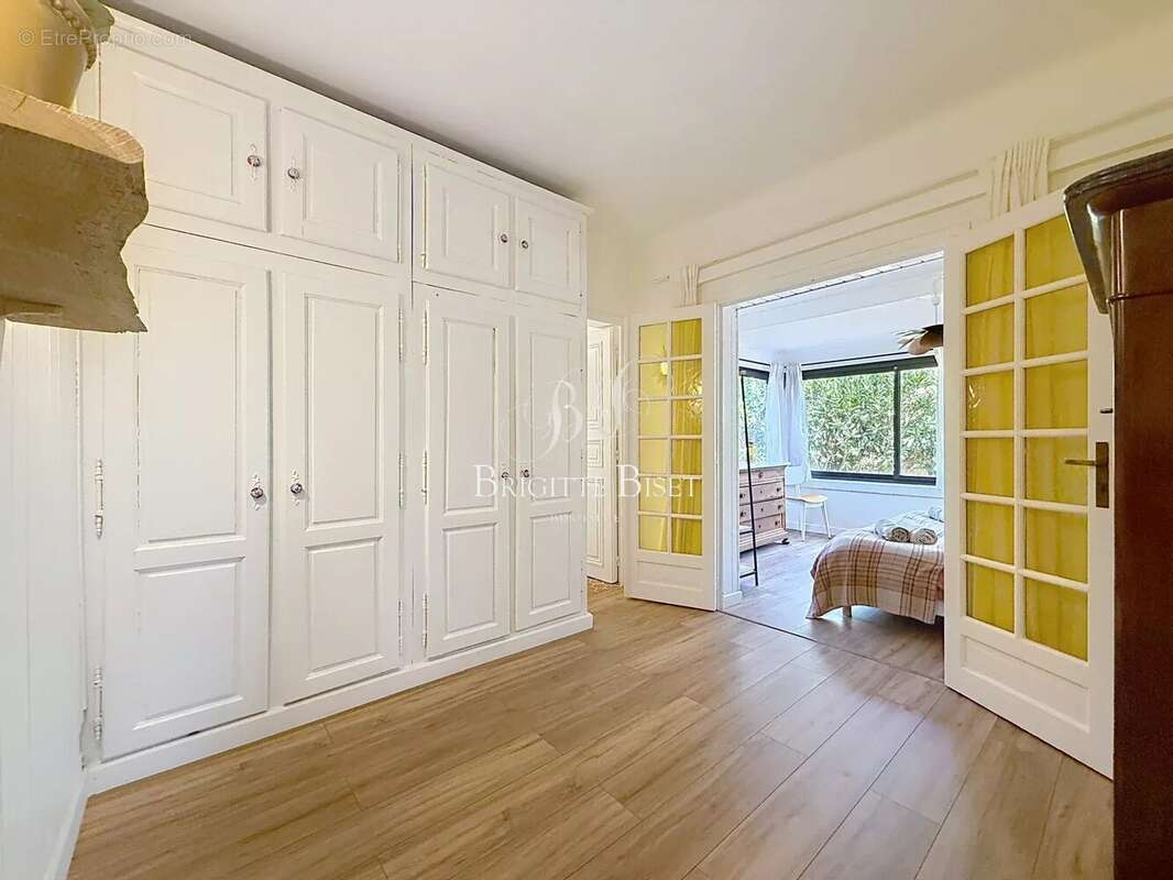 Appartement à vendre à Sainte Maxime face à la mer ! - photo 9