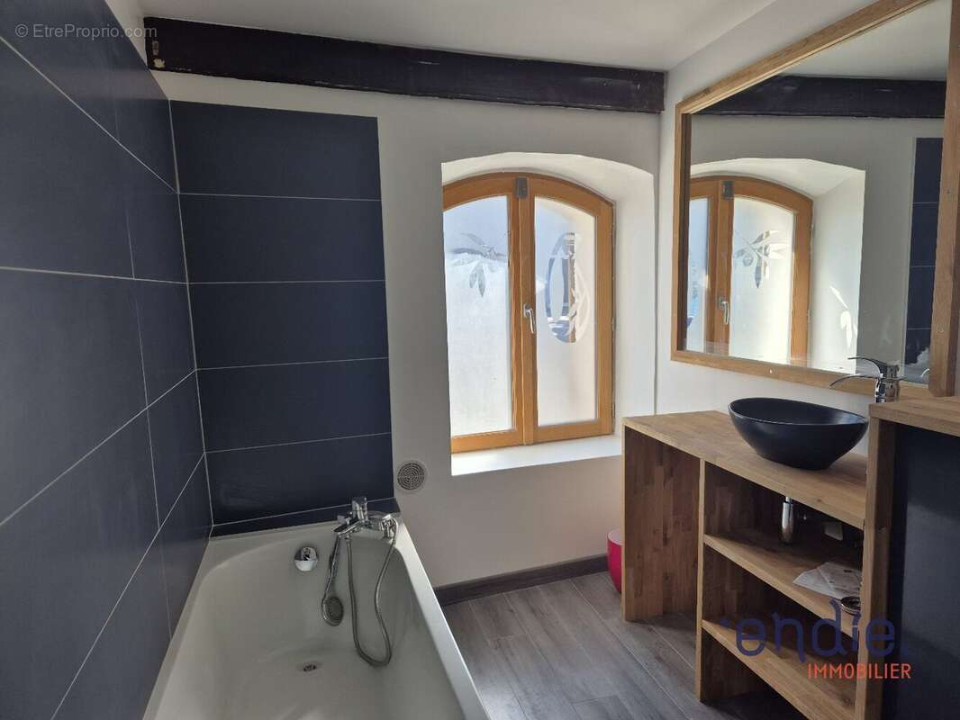 Maison de 91m 2 en pierres avec poutres apparentes - photo 4