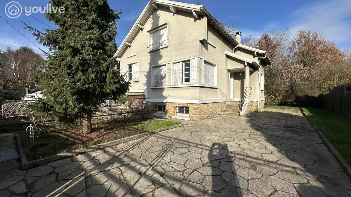 Maison à SAINT-GERMAIN-LES-ARPAJON