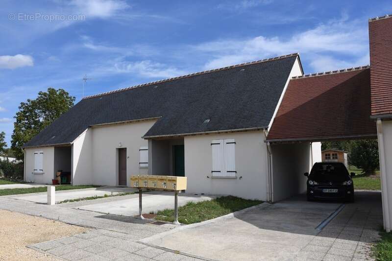 Appartement à LA CELLE-SAINT-AVANT