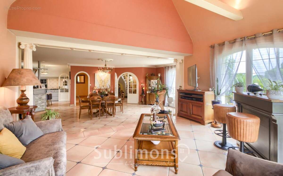 Maison à LOCMINE