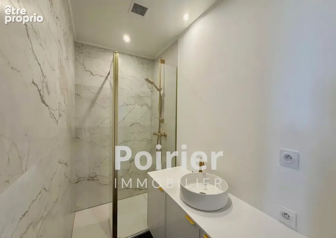 Studio de 35m2 avec vue lac à Evian-les-Bains - photo 5