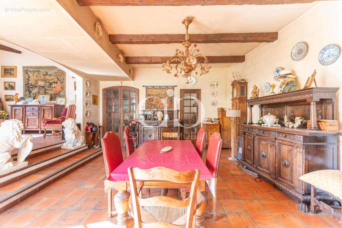 Maison à ROQUEVAIRE