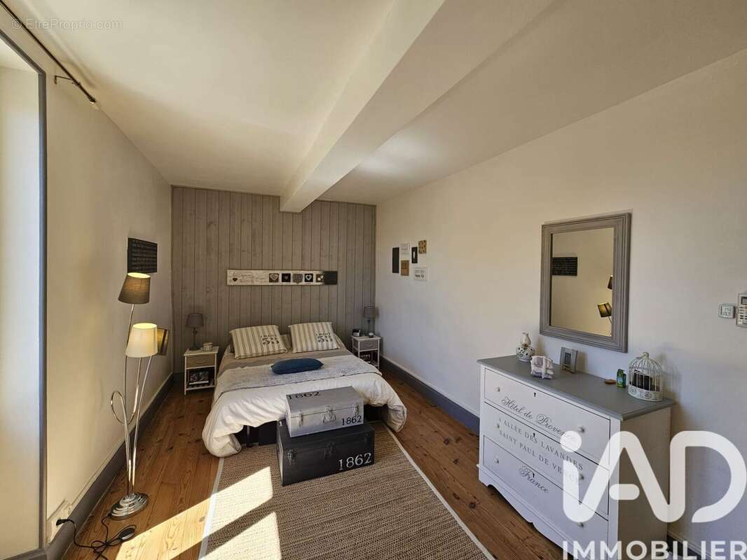 Maison 150 m² à Les Granges-Gontardes  - photo 9