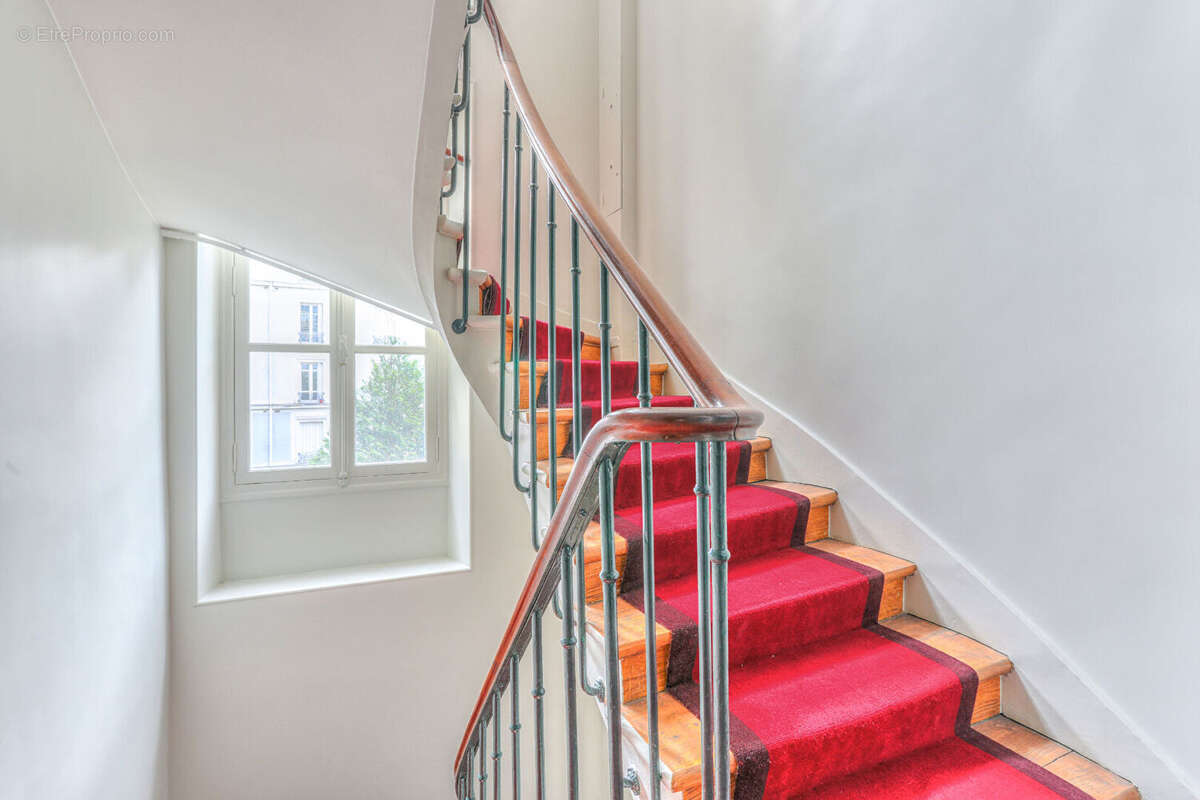 Appartement à NEUILLY-SUR-SEINE