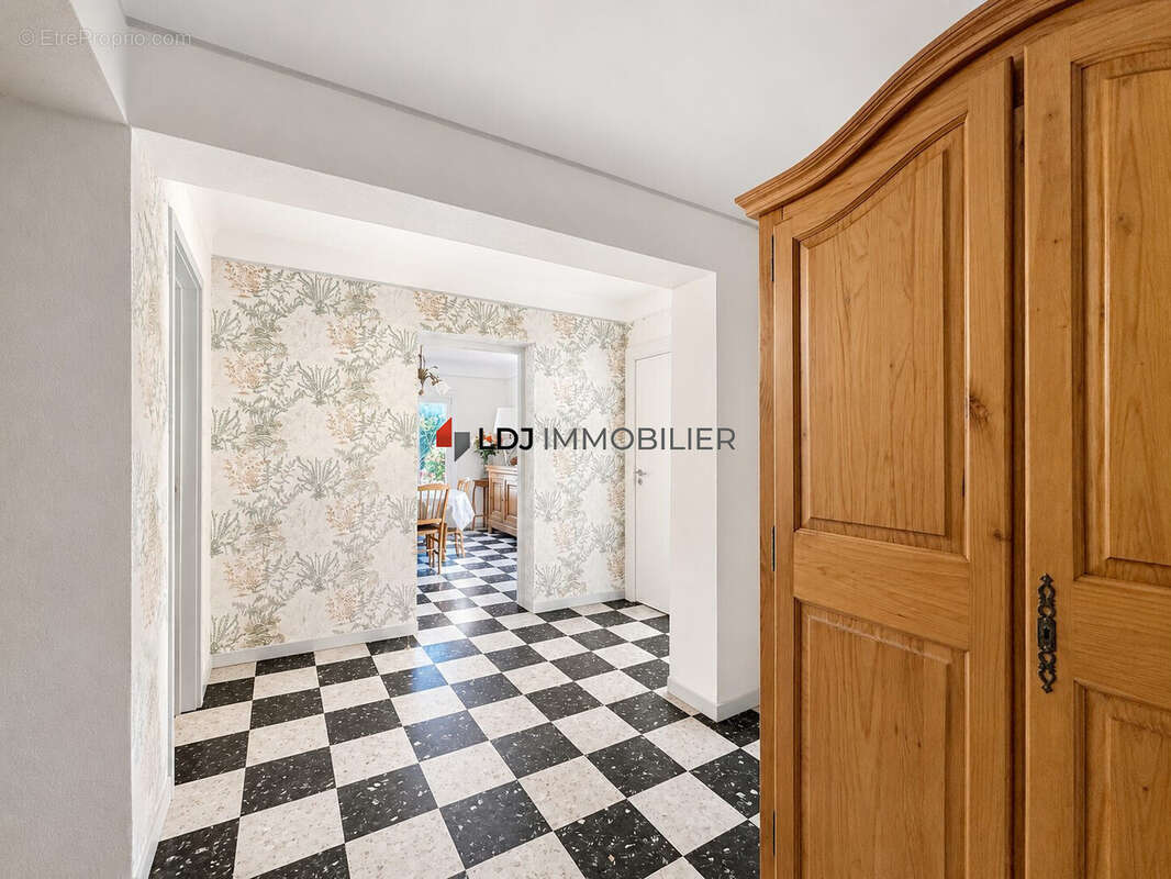 Maison 135 m² à Prades  - photo 4