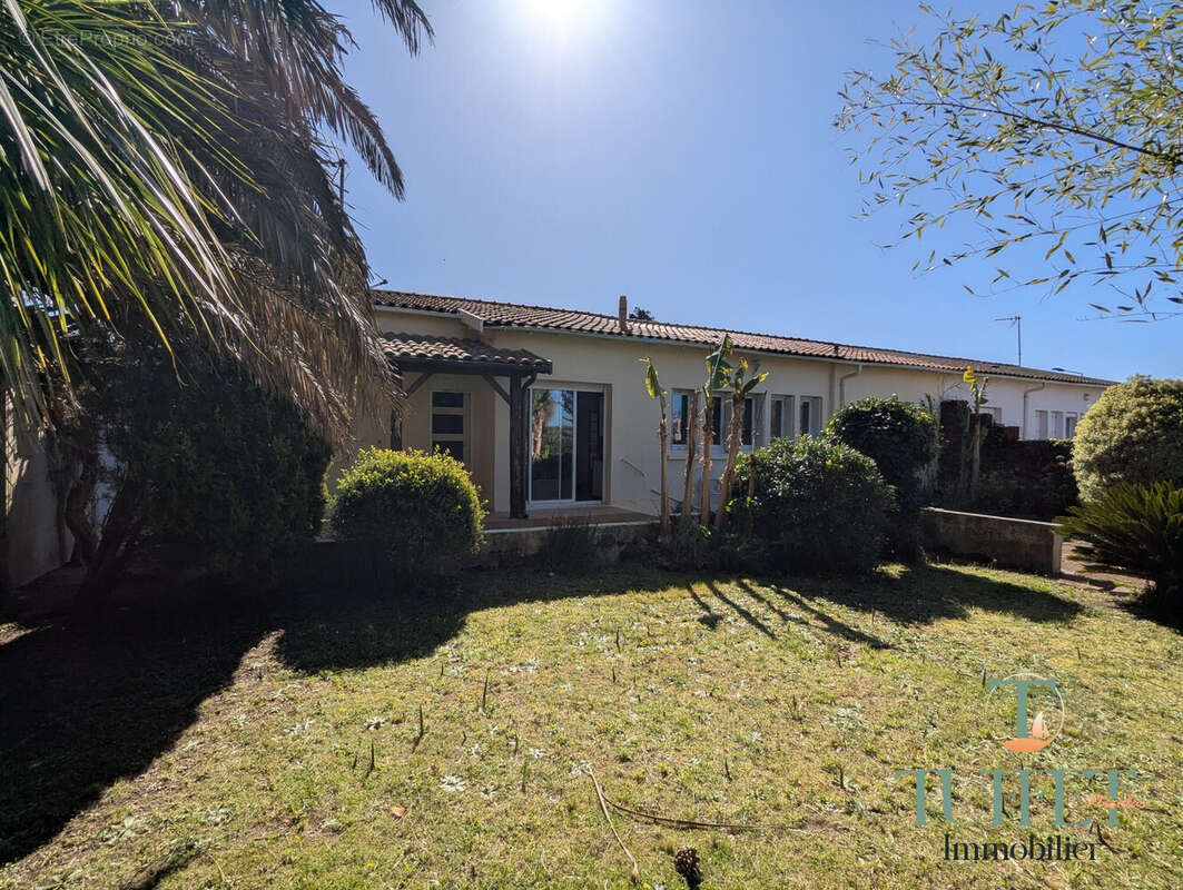 Maison à BOURCEFRANC-LE-CHAPUS