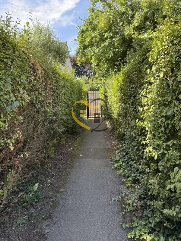 Maison à FONTENAY-LE-FLEURY