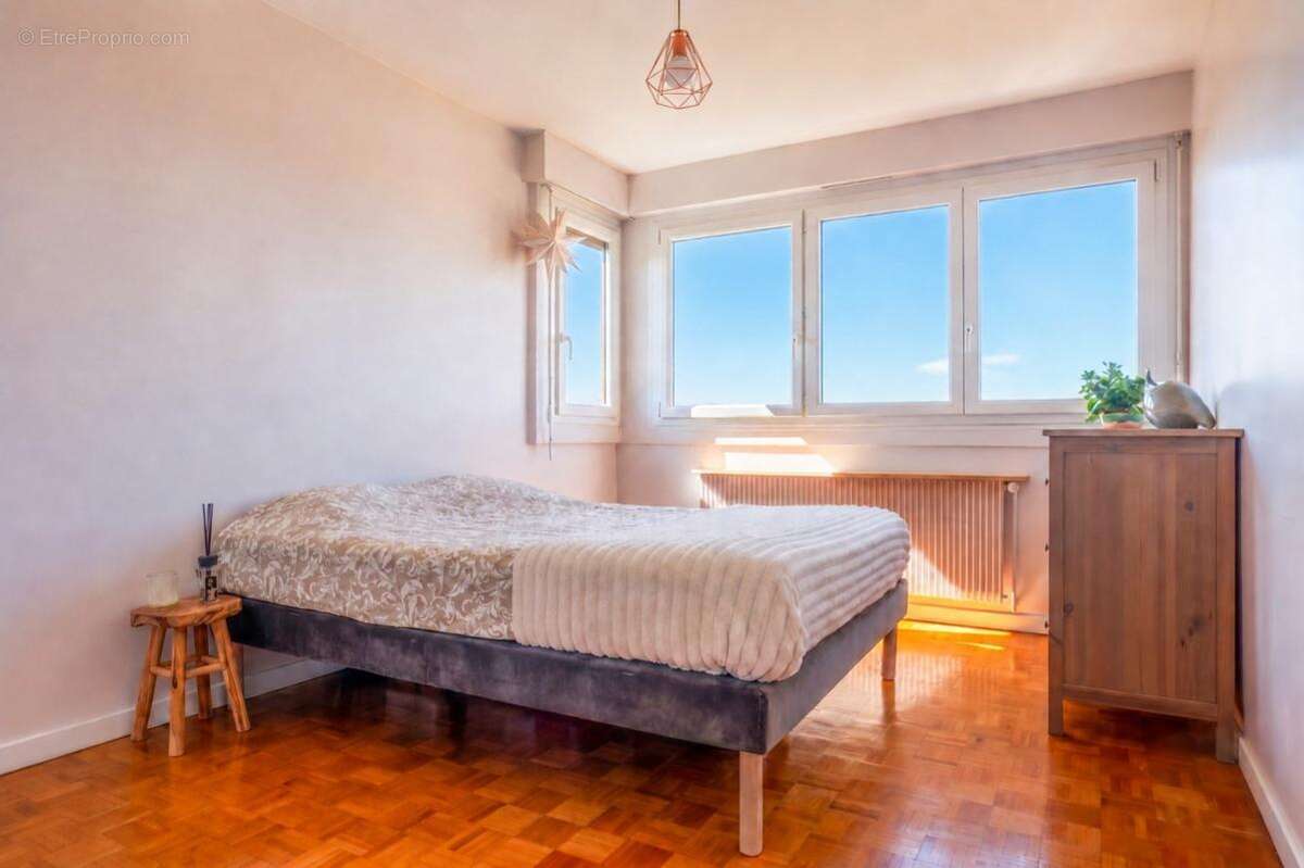 Attique traversant – Vue panoramique Mont-Blanc & Jura – 101 m² – Dernier étage - photo 7