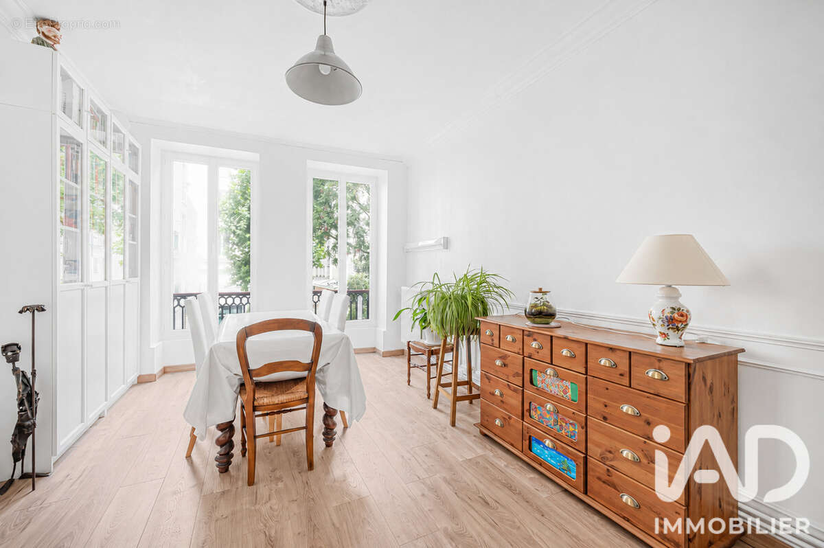 Appartement 71 m² à Paris-10e  - photo 6