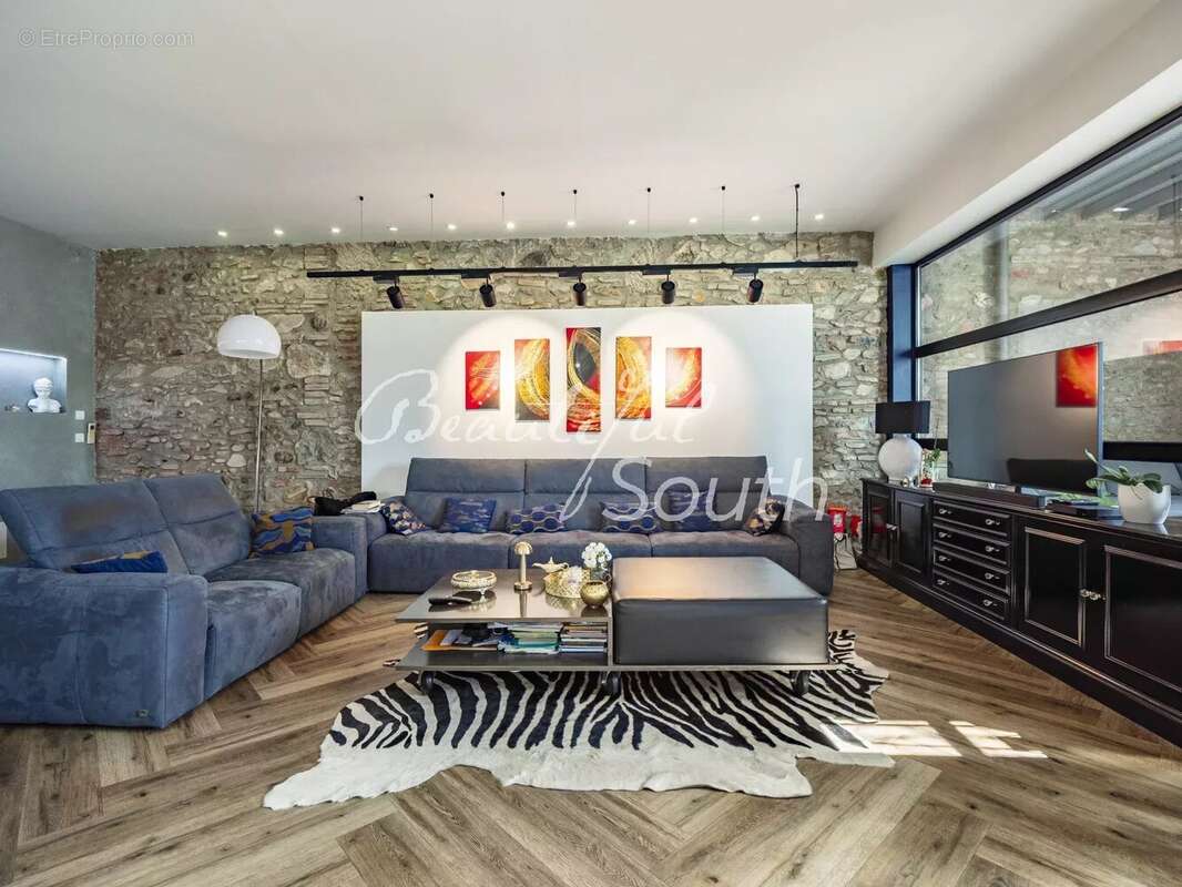 Maison à SAINT-LAURENT-DE-LA-SALANQUE