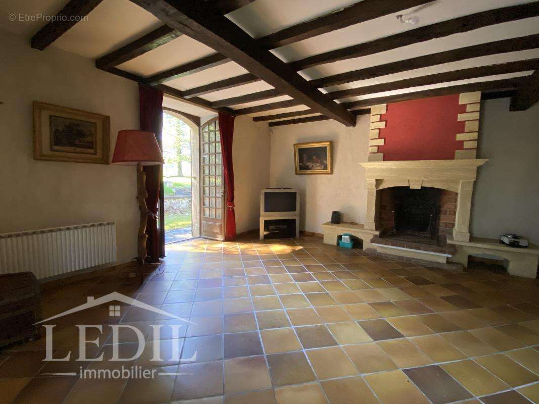 Maison à VIC-FEZENSAC