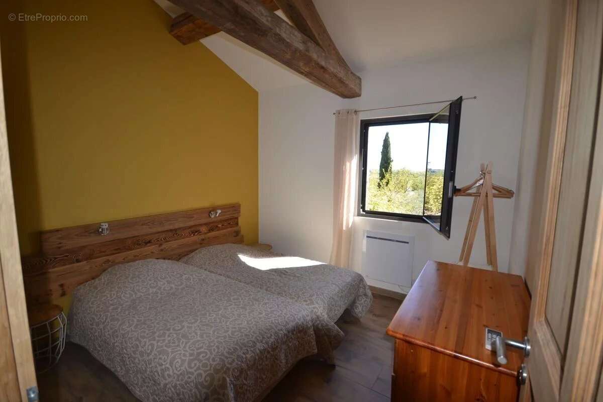 Maison à SAINT-HILAIRE-D'OZILHAN