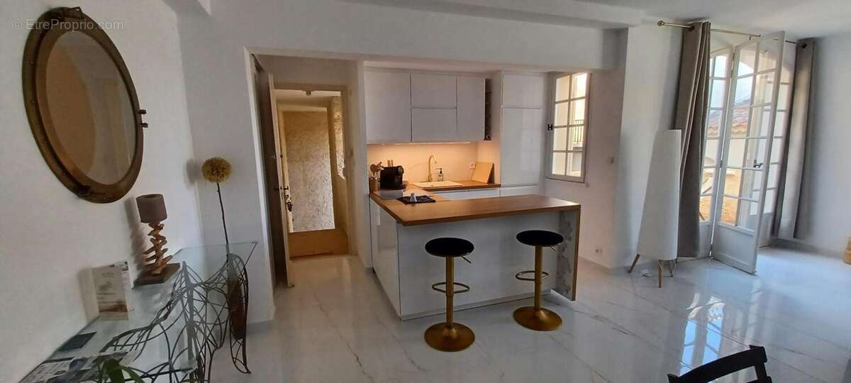 Appartement à SAINT-CYR-SUR-MER