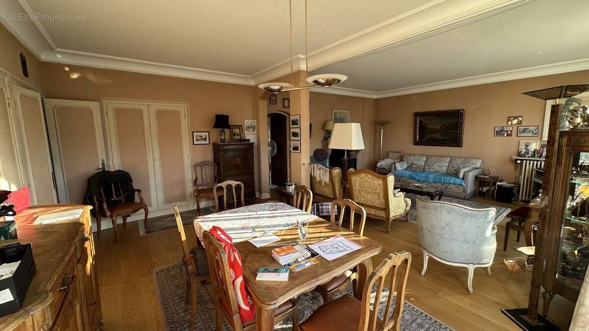 Appartement à SURESNES