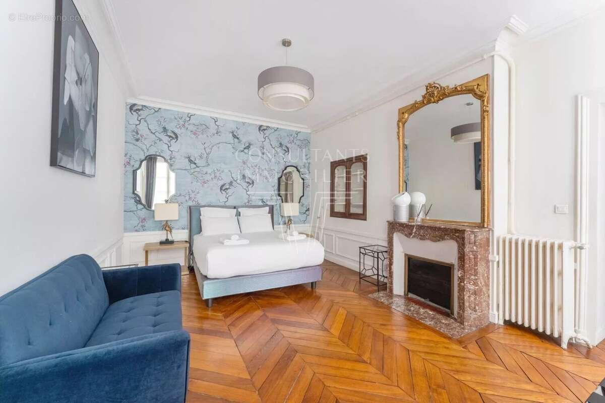 Appartement à PARIS-7E