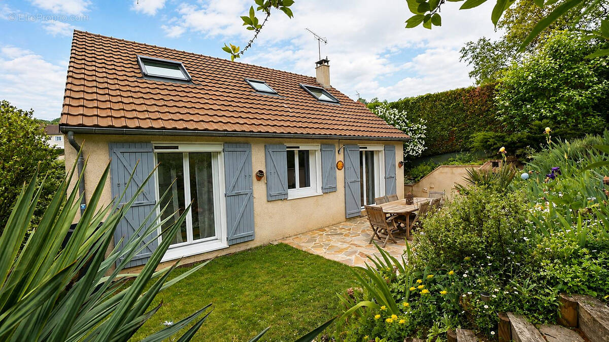 Maison à MEZIERES-SUR-SEINE