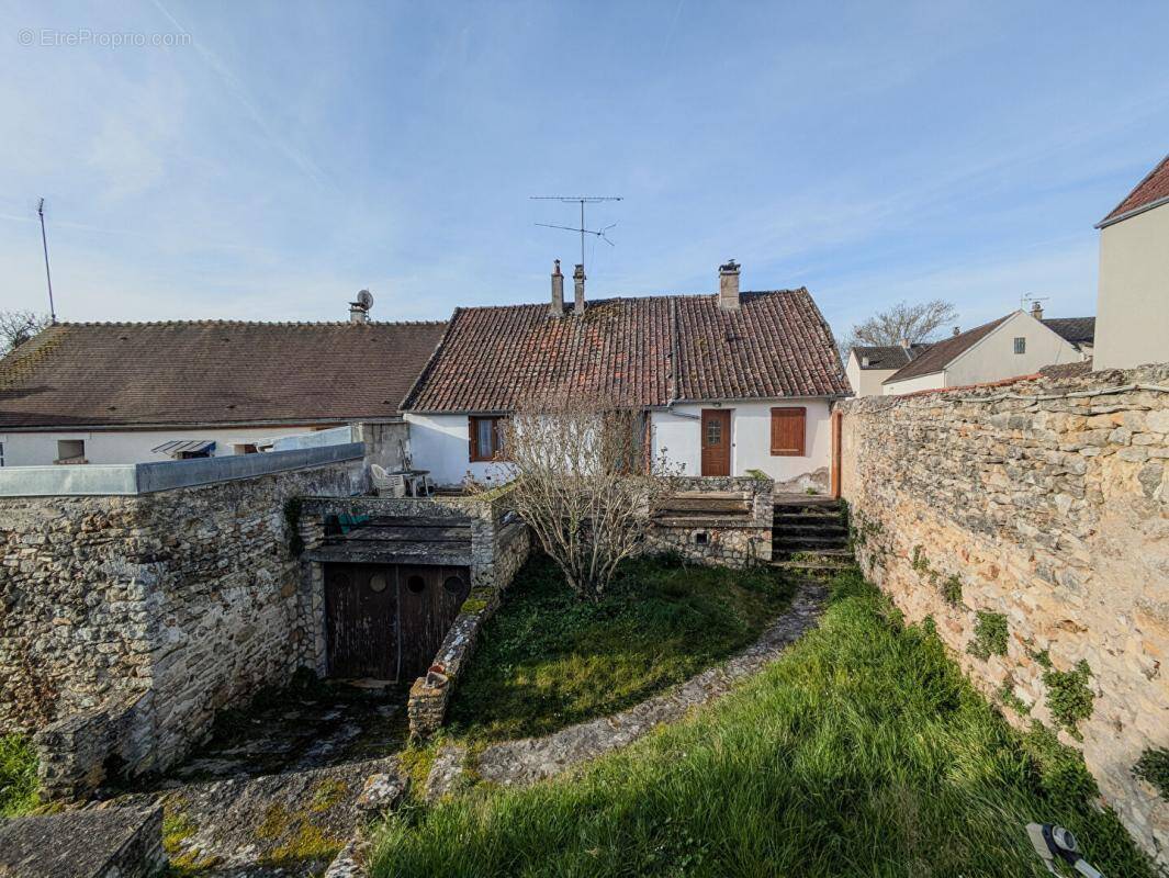 Maison à GUITRANCOURT