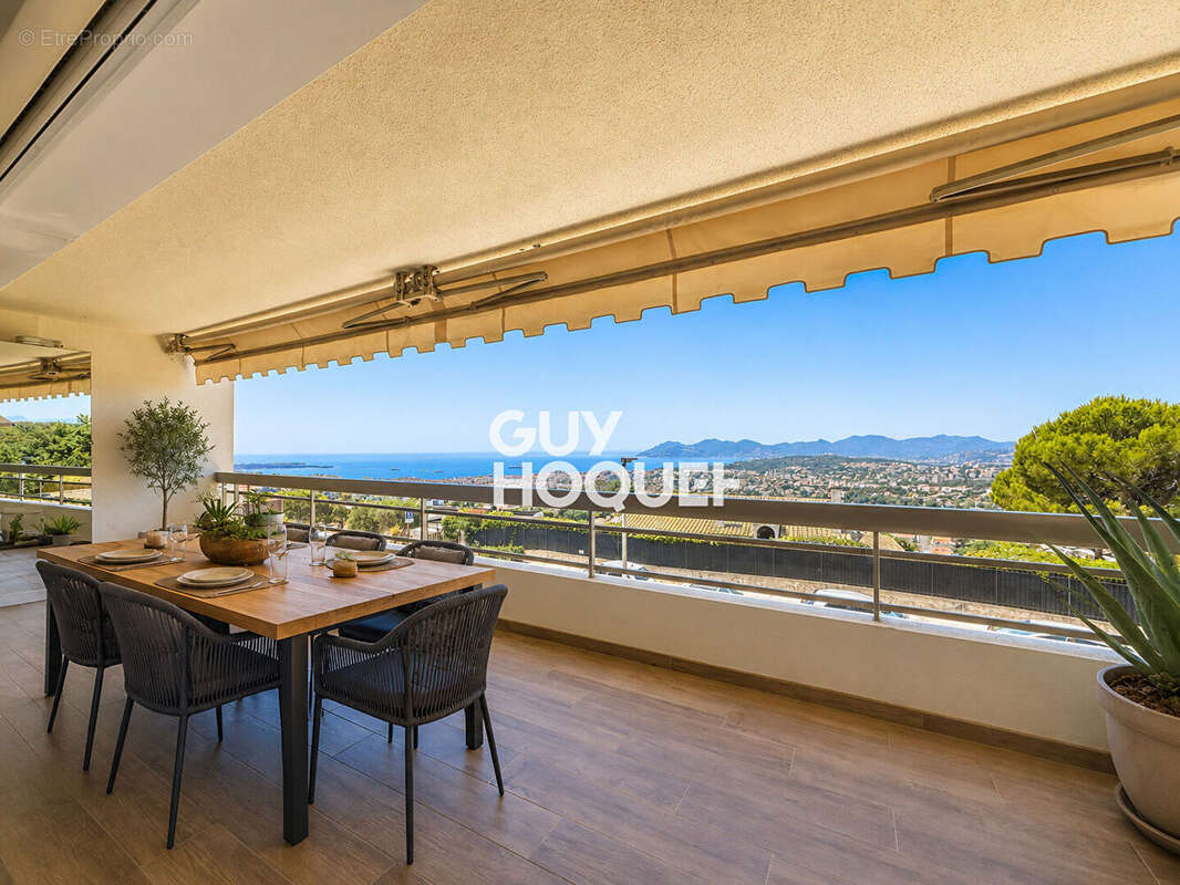 Appartement à MOUGINS
