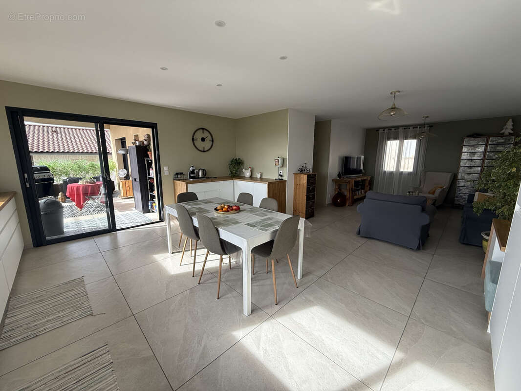 Appartement à LES COTES-D'AREY