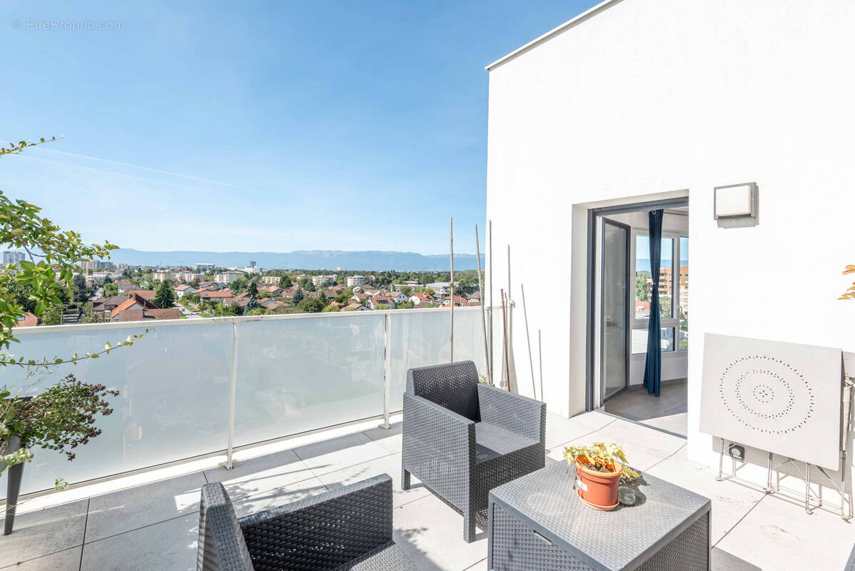 Appartement à AMBILLY