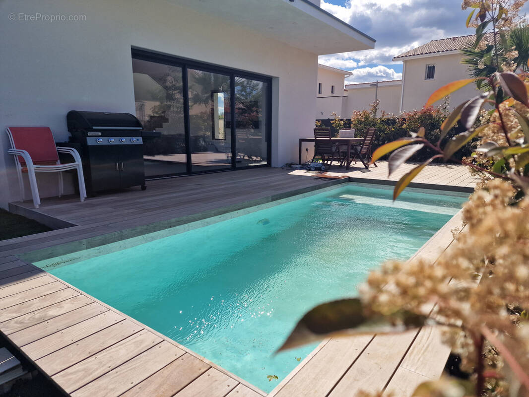 Maison à SAINT-BRES