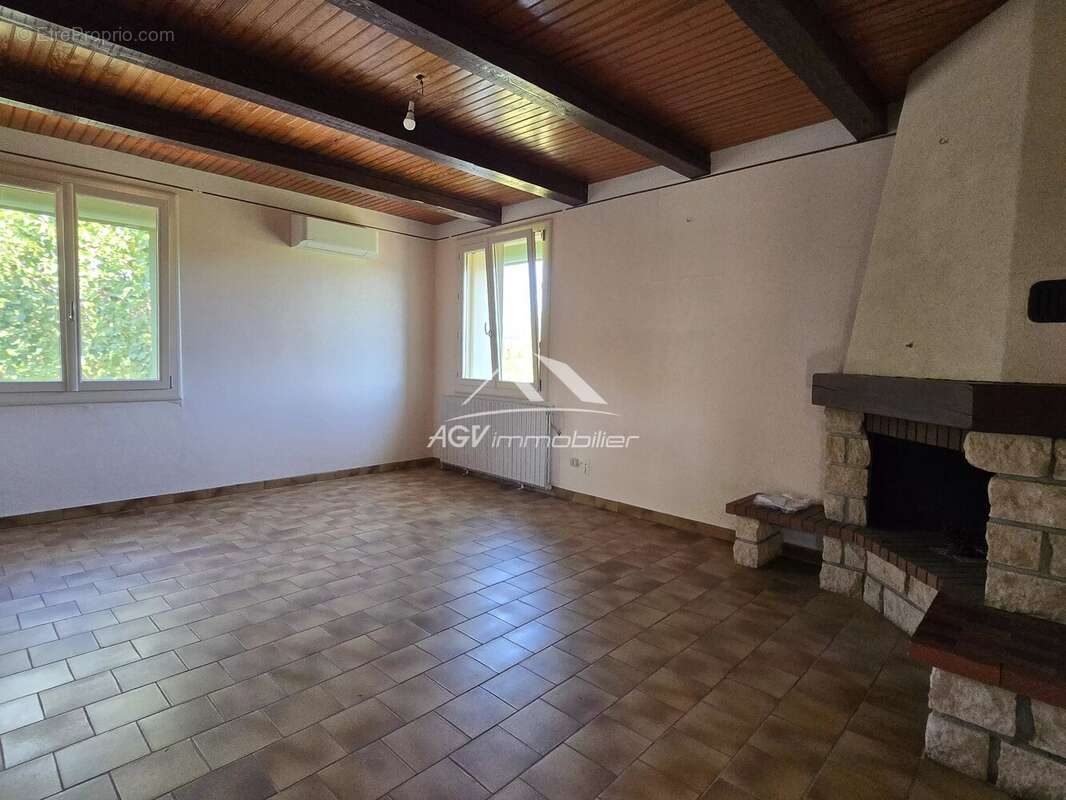 Maison en pierres, 2 logements,double garage - photo 8