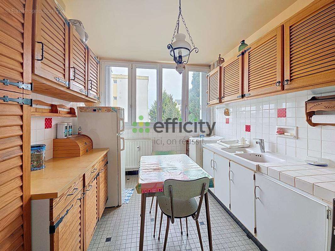 Appartement à LE PLESSIS-TREVISE