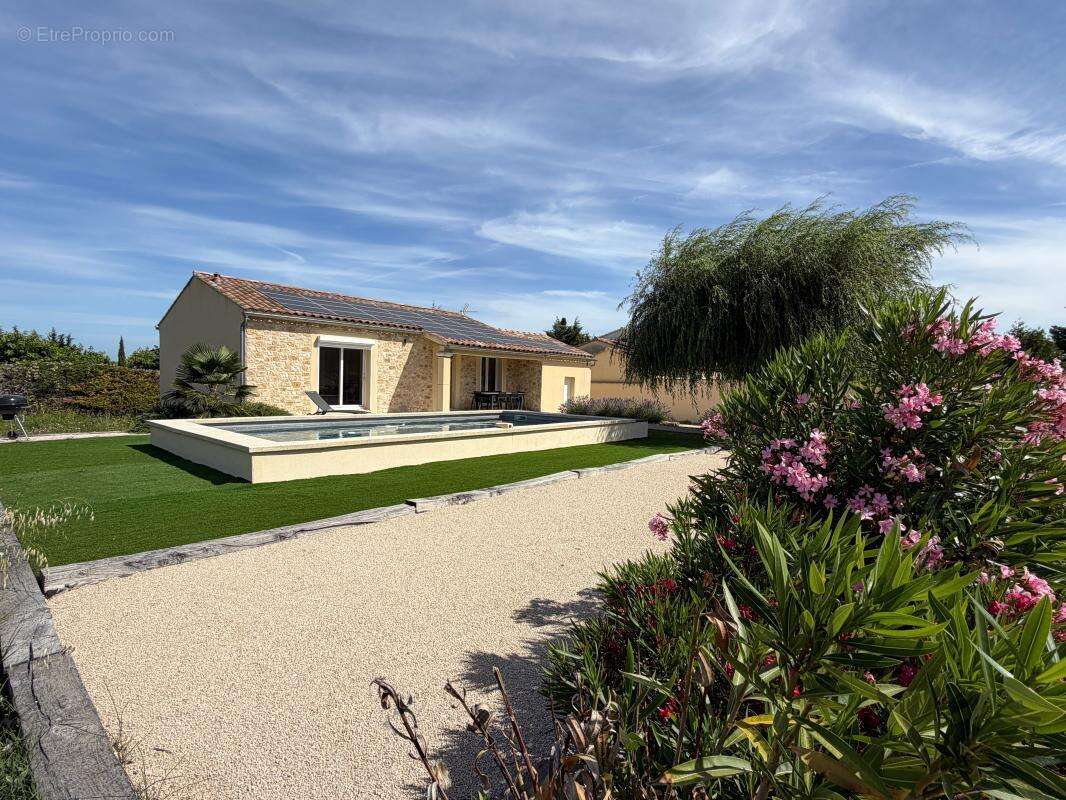 Maison à CRESTET