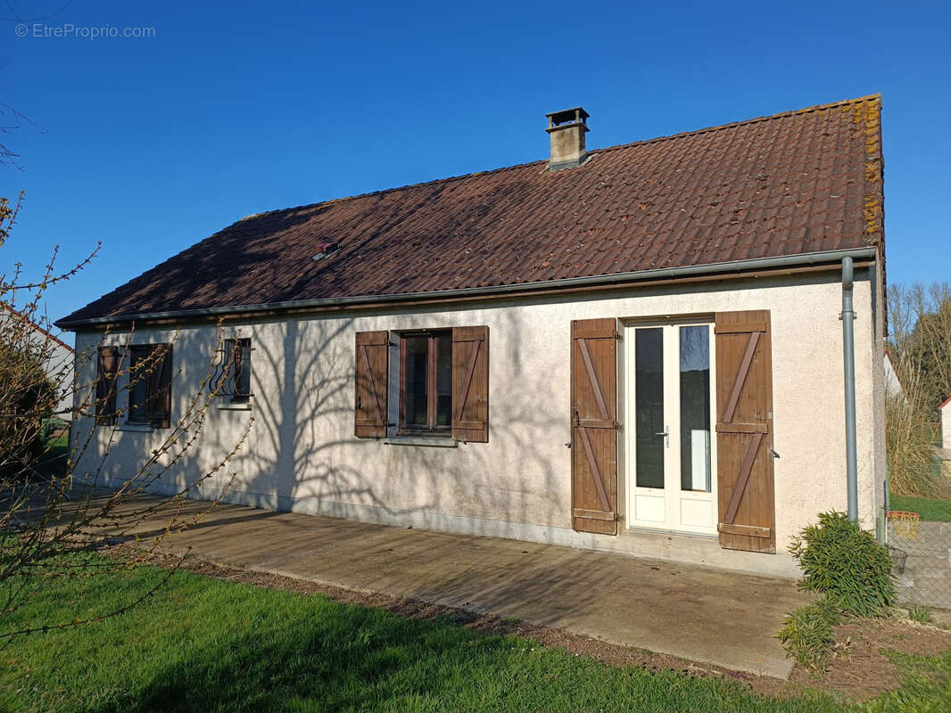 Maison à CHARENTONNAY