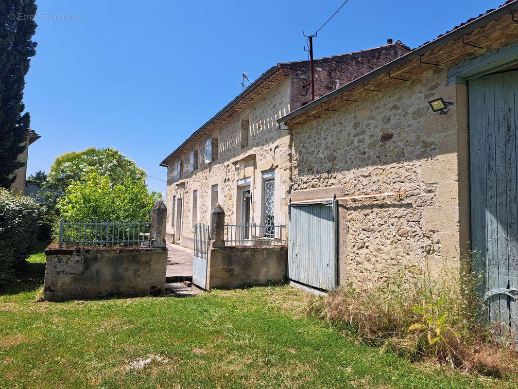 Authentique corps de ferme au calme entre Cadillac et Sauveterre-de-Guyenne - photo 2