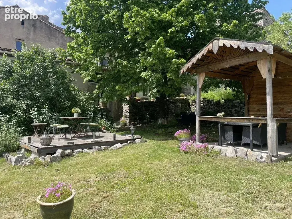 Maison à MEYRANNES
