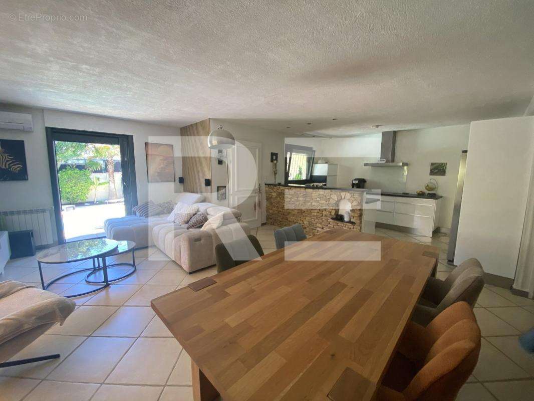 Maison individuelle de plain-pied avec piscine chauffée - photo 7